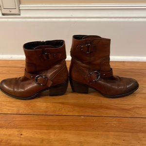 Clarks size 7 booties, brown distressed
